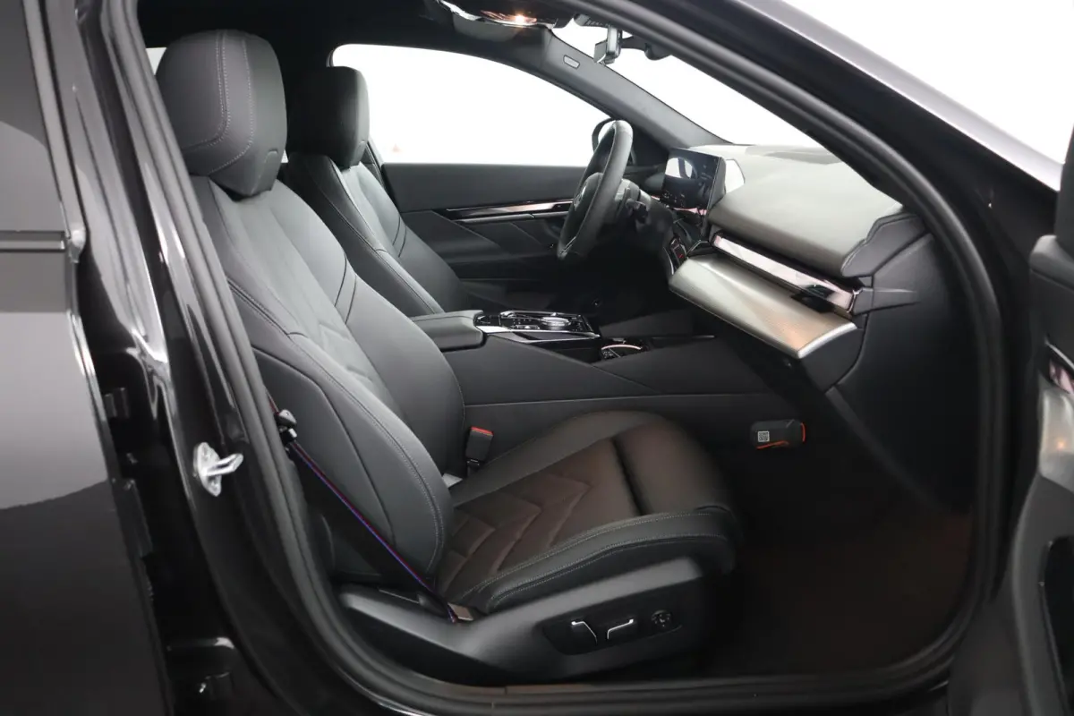530e M Sport Edition | SOH 100% |  M Sportpakket Pro | Innovation Pack | Trekhaak | Panoramadak | Harman-Kardon | Driving Assistant Plus