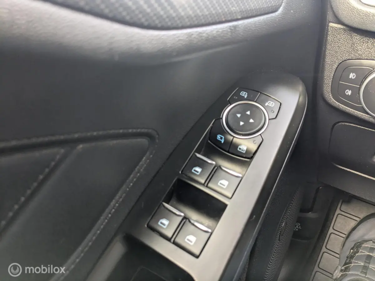 1.0 EcoBoost ST Line Business