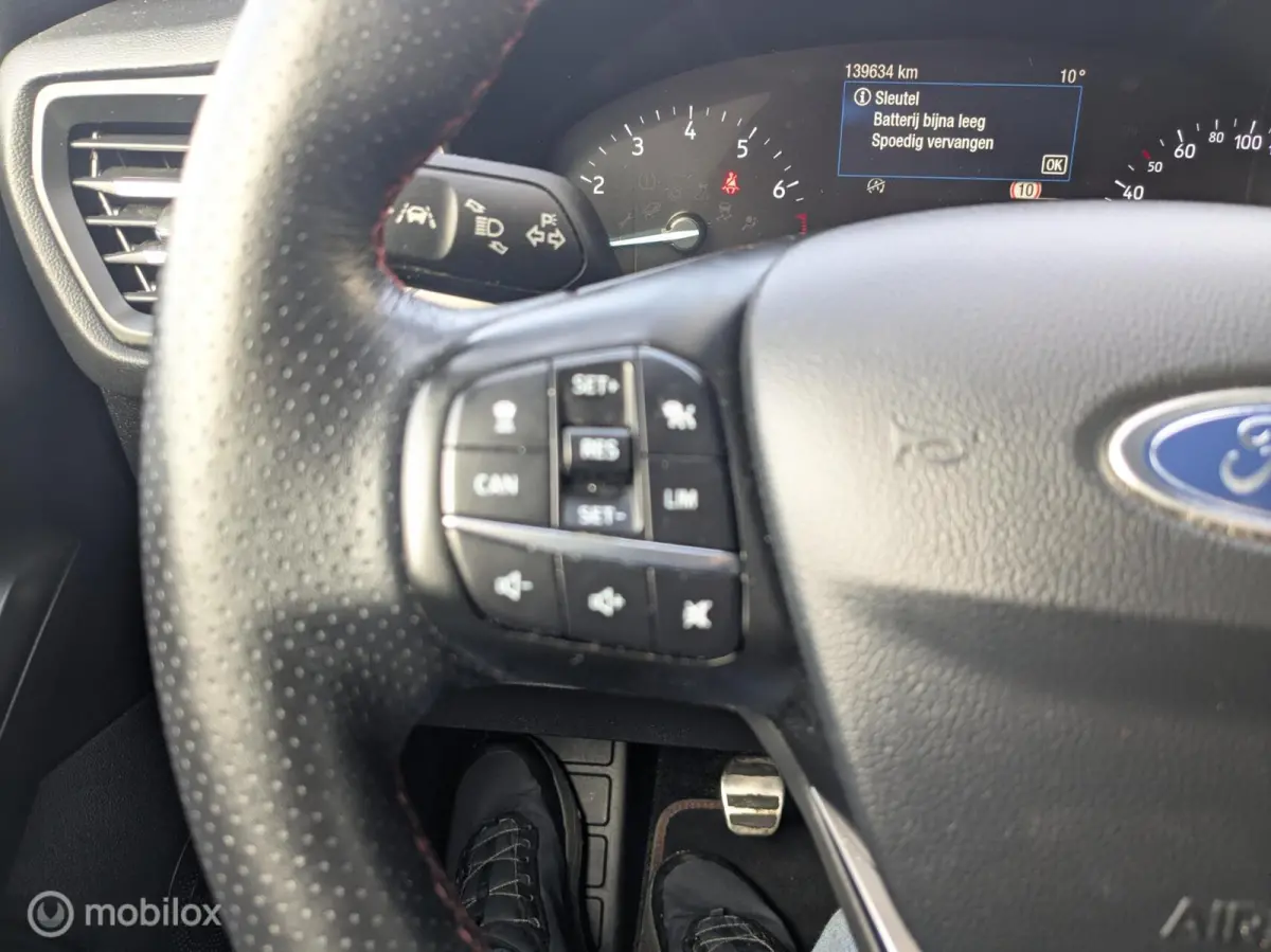 1.0 EcoBoost ST Line Business
