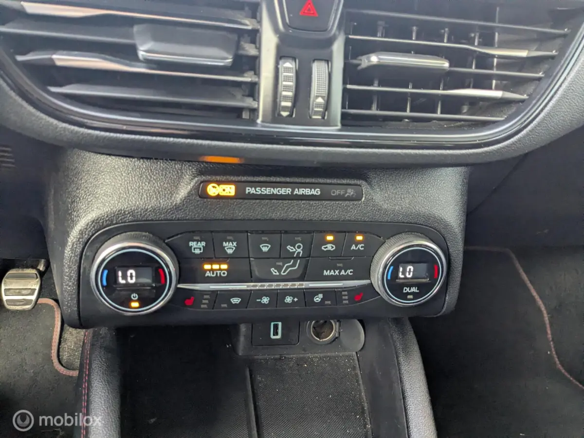 1.0 EcoBoost ST Line Business