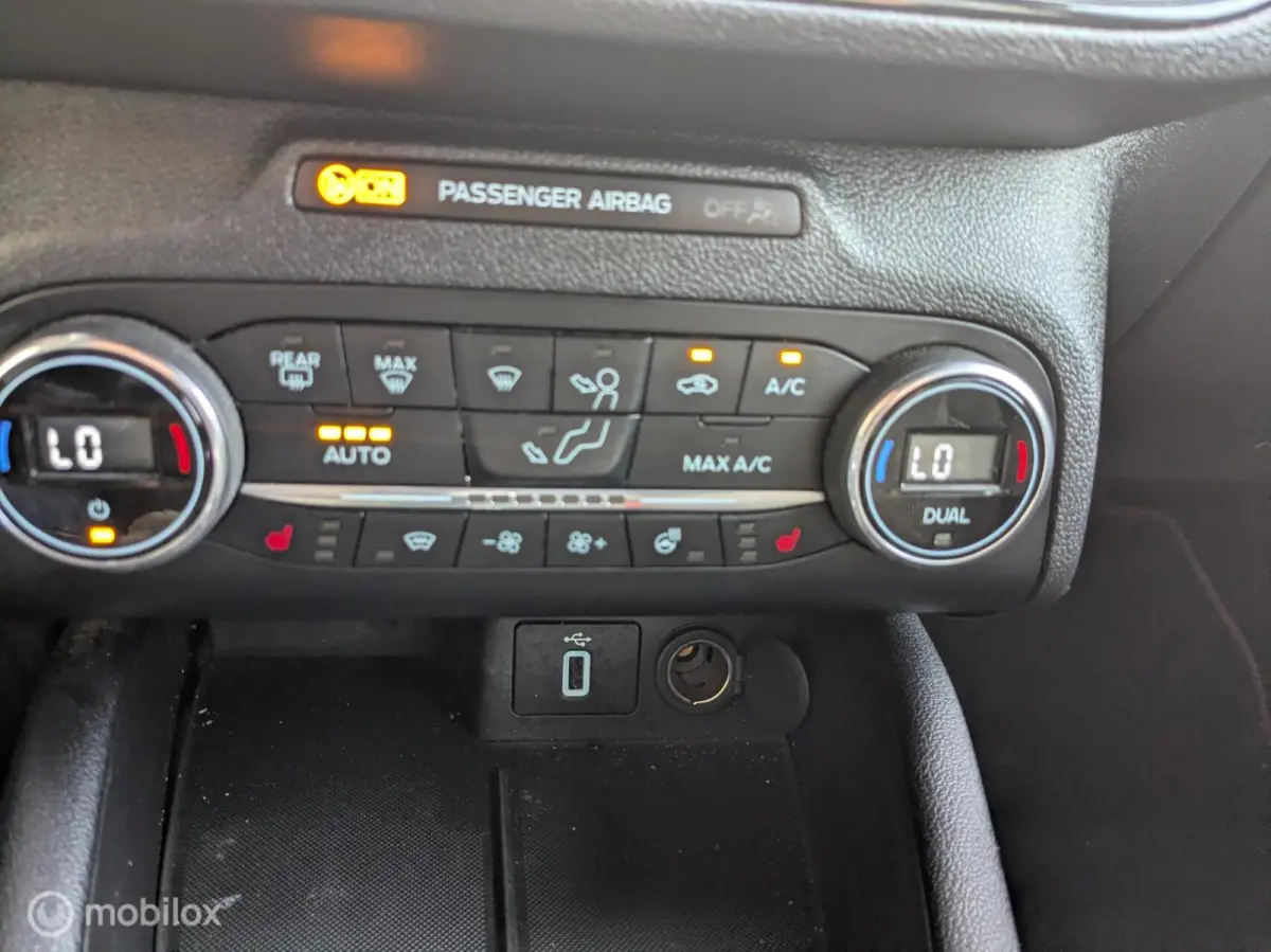 1.0 EcoBoost ST Line Business