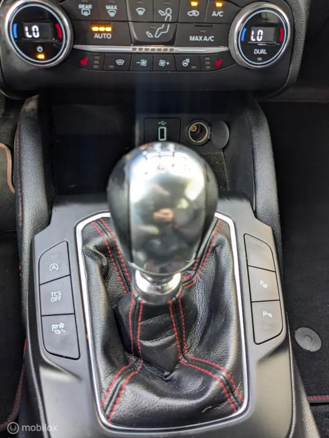 1.0 EcoBoost ST Line Business