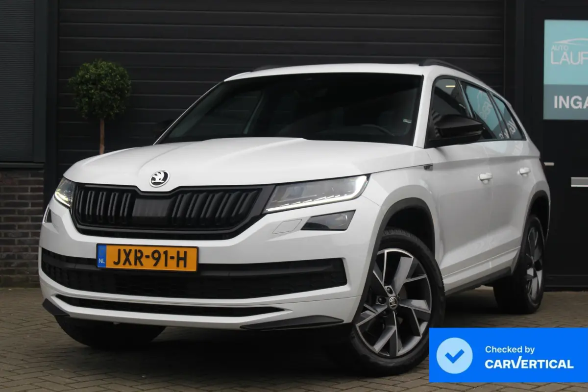 2.0 TSI 4x4 Sportline Business | Panoramadak | Trekhaak | stuur en stoelverwarming | Bomvol