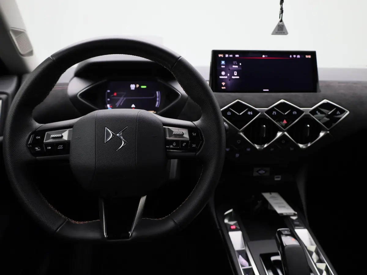 PERFORMANCE Line | Parkeer camera | Apple Carpley - Android auto | Head-Up Display