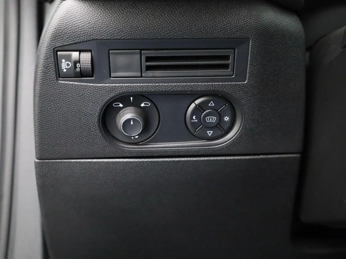 PERFORMANCE Line | Hoge instap| Parkeer camera | Apple Carpley - Android auto | Head-Up Display