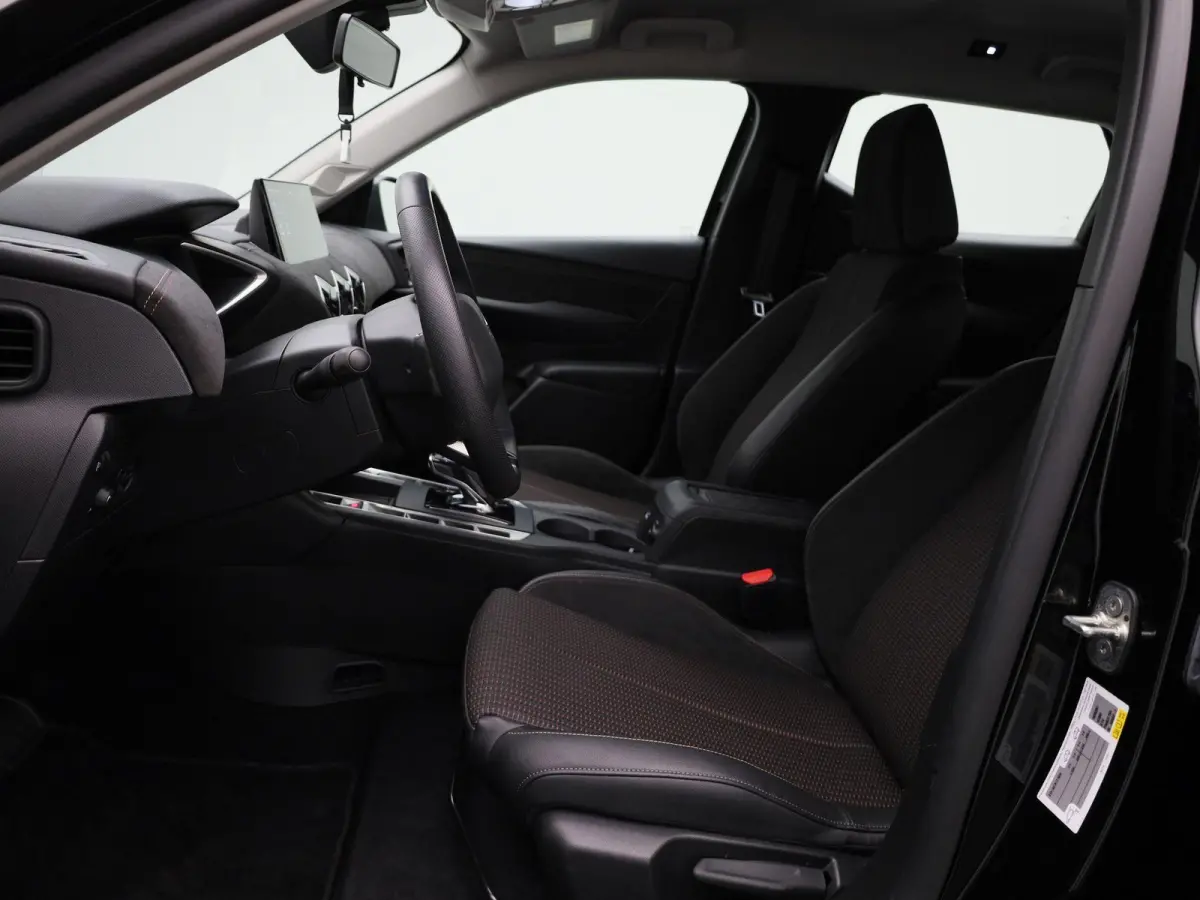 PERFORMANCE Line | Hoge instap| Parkeer camera | Apple Carpley - Android auto | Head-Up Display