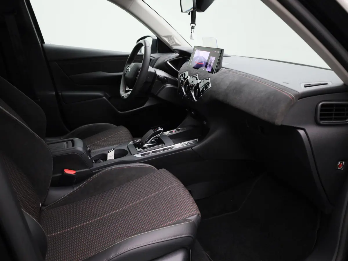 PERFORMANCE Line | Hoge instap| Parkeer camera | Apple Carpley - Android auto | Head-Up Display