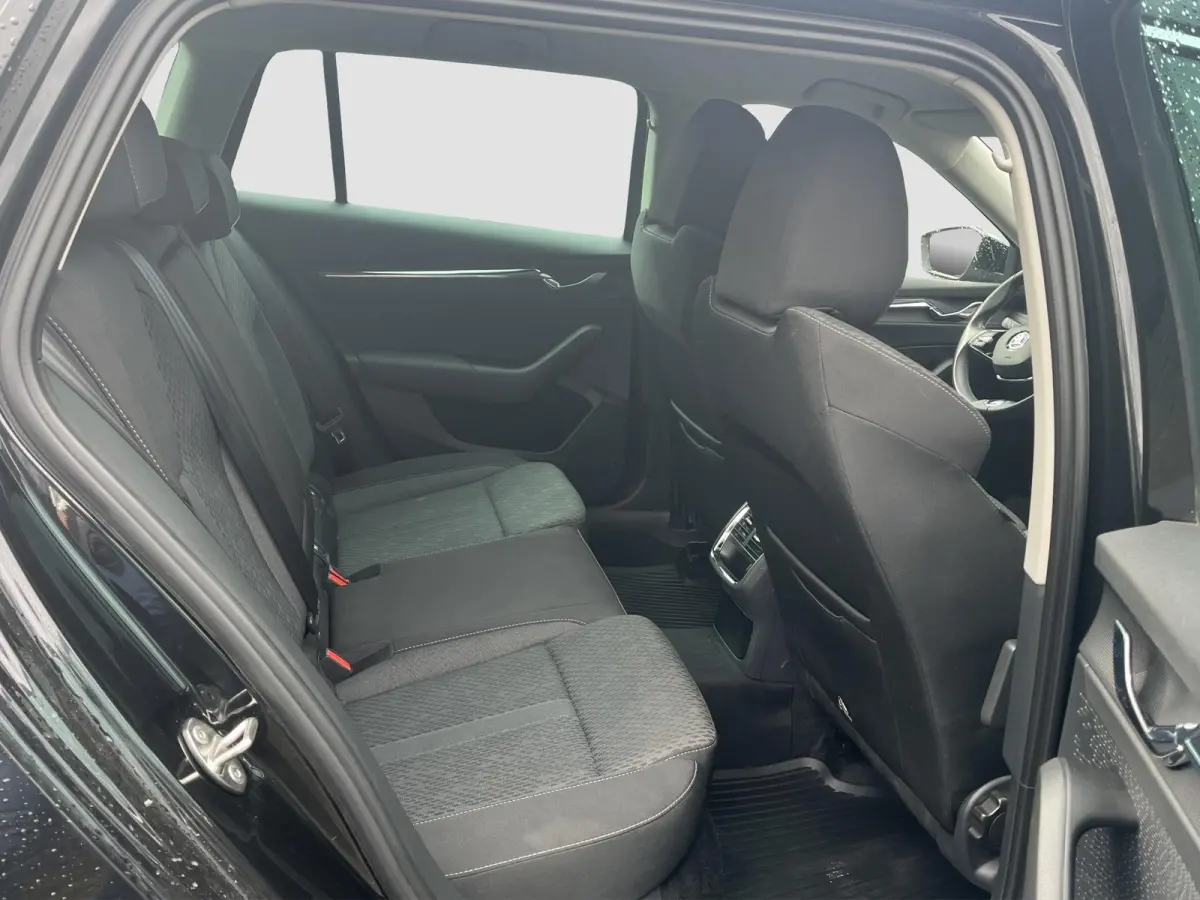 1.0 e-TSi DSG Business Edition | CAMERA | STUUR-STOELVERW. | EL. ACHTERKLEP |
