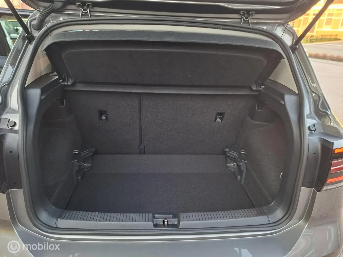 1.0 TSI Style Business R