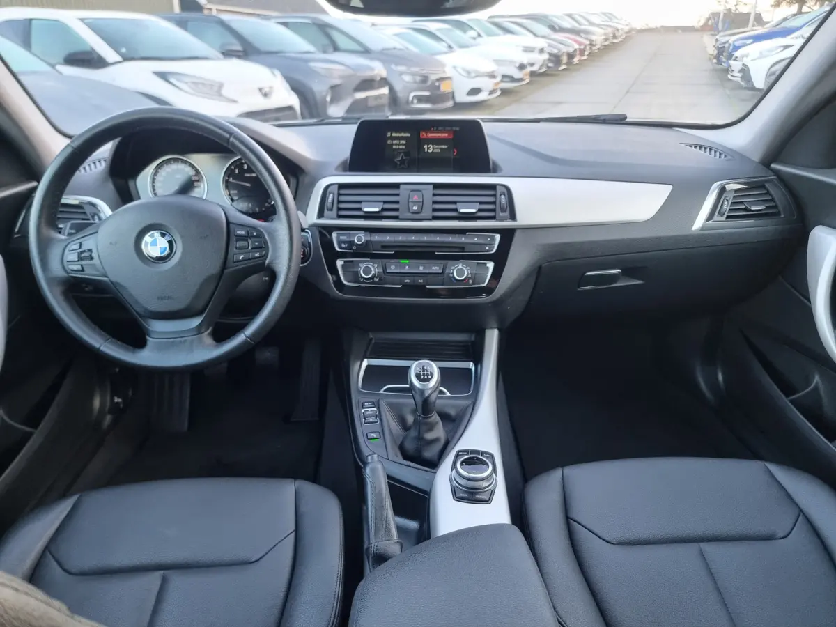 118i Executive | Leder |