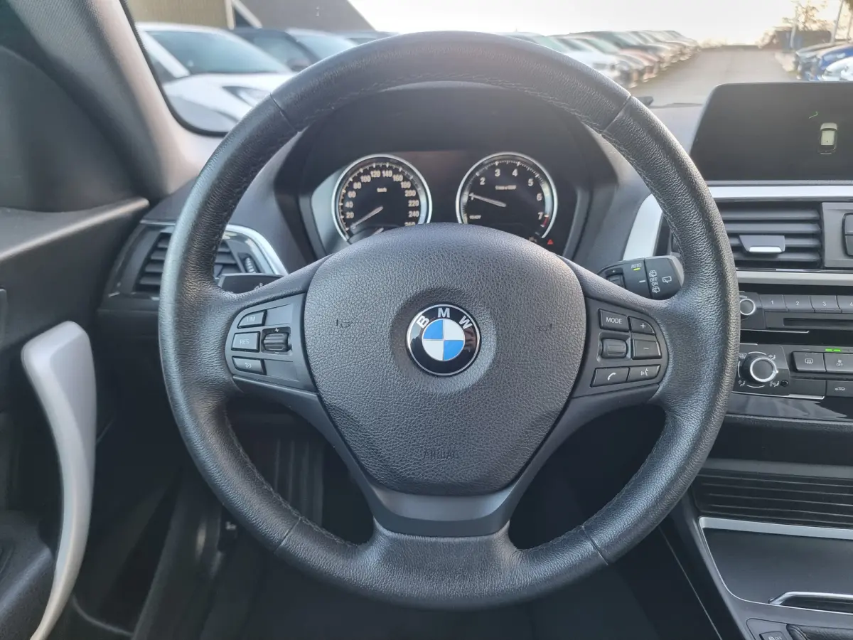 118i Executive | Leder |