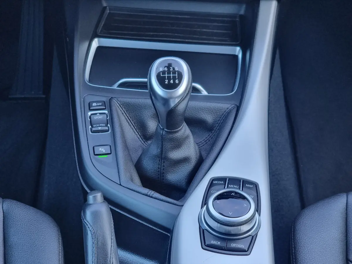 118i Executive | Leder |