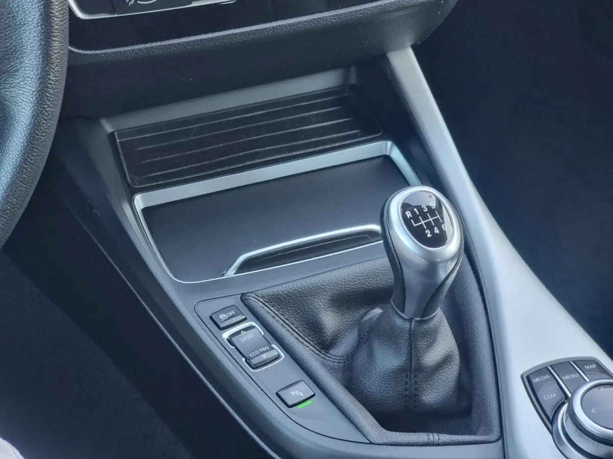 118i Executive | Leder |