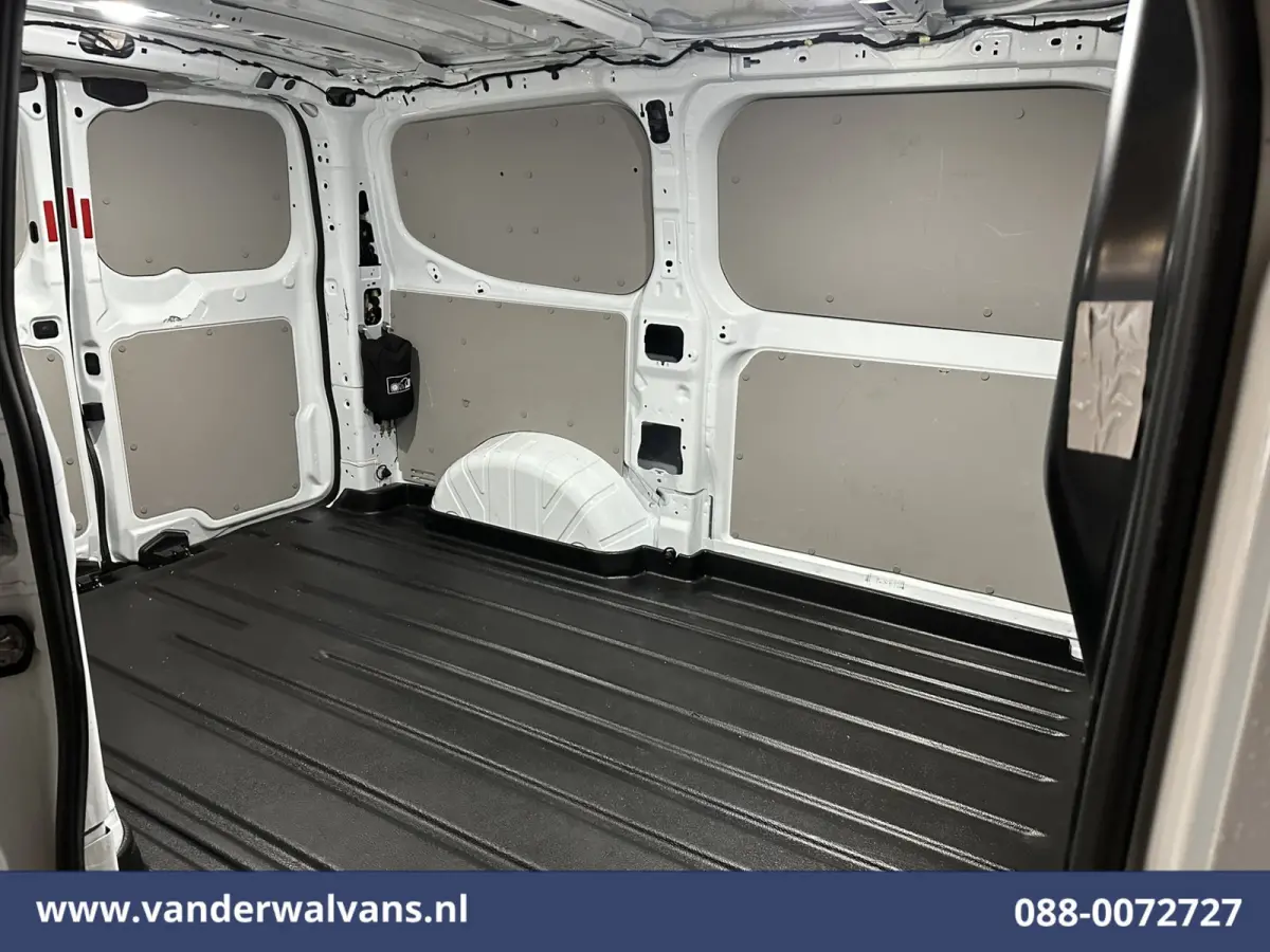 2.0 TDCI L1H1 Euro6 Airco | Camera | Apple Carplay | LED | Cruisecontrol Android Auto, Verwarmde voorruit, Parkeersensoren, Bijrijdersbank