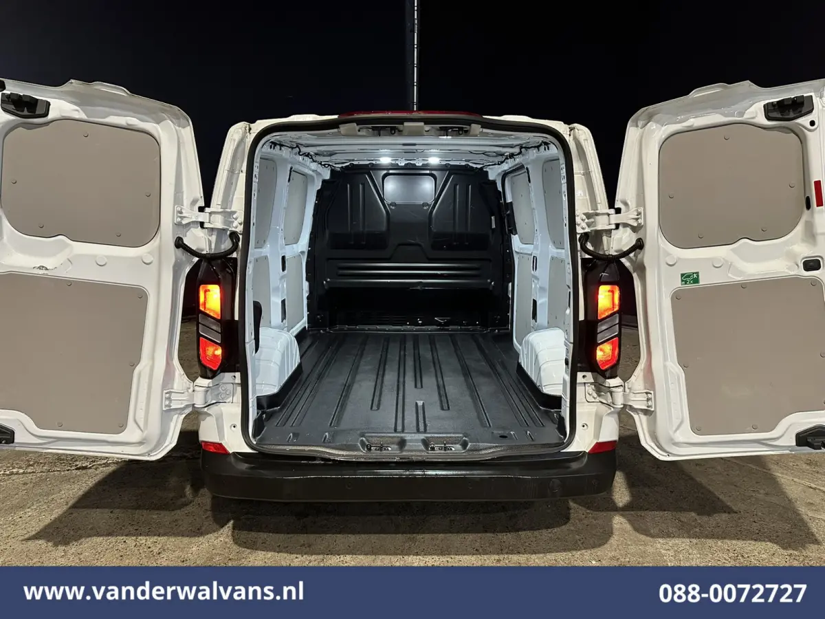 2.0 TDCI L1H1 Euro6 Airco | Camera | Apple Carplay | LED | Cruisecontrol Android Auto, Verwarmde voorruit, Parkeersensoren, Bijrijdersbank