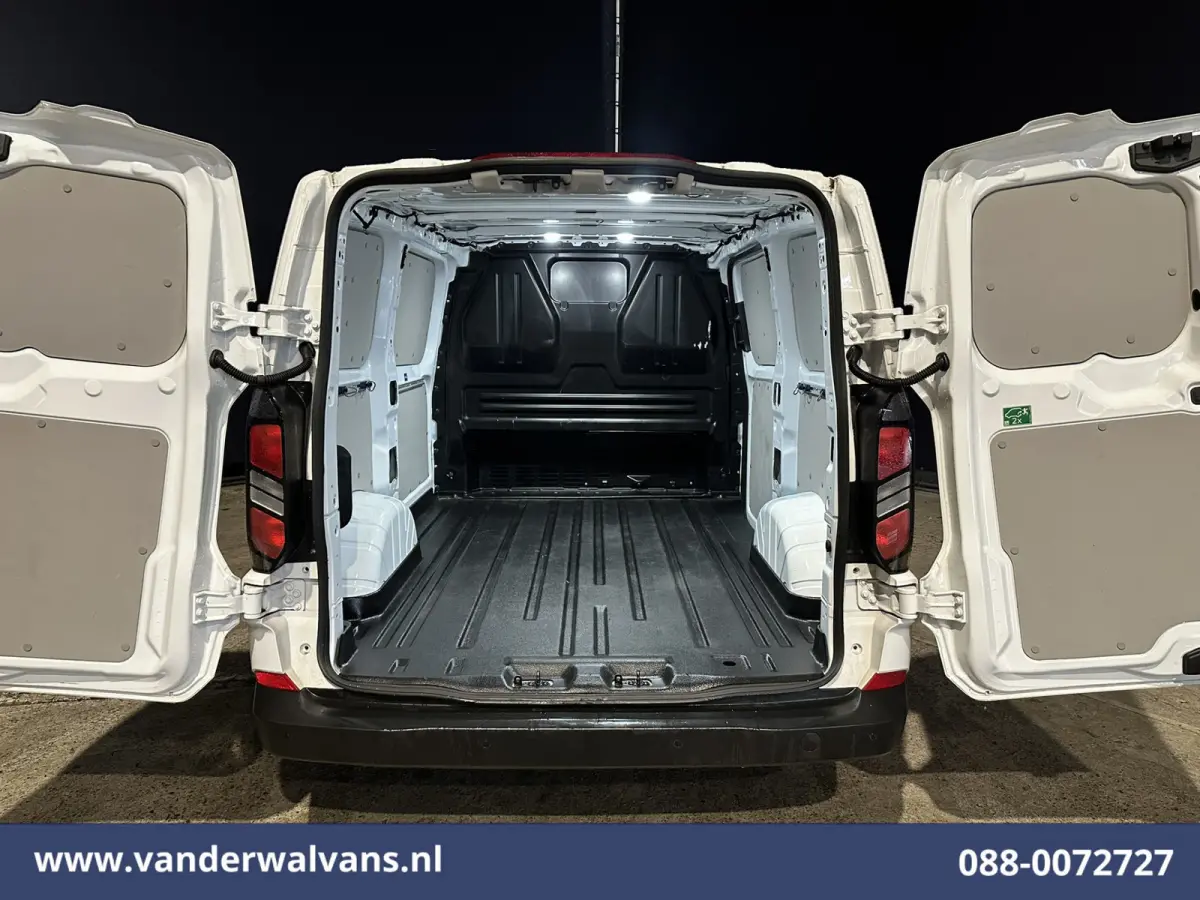 2.0 TDCI L1H1 Euro6 Airco | Camera | Apple Carplay | LED | Cruisecontrol Android Auto, Verwarmde voorruit, Parkeersensoren, Bijrijdersbank