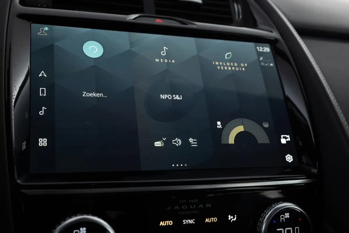 1.5 P300e AWD R-Dynamic S | PANORAMADAK | LEDER | Full LED | NAVI | CAMERA | PHEV