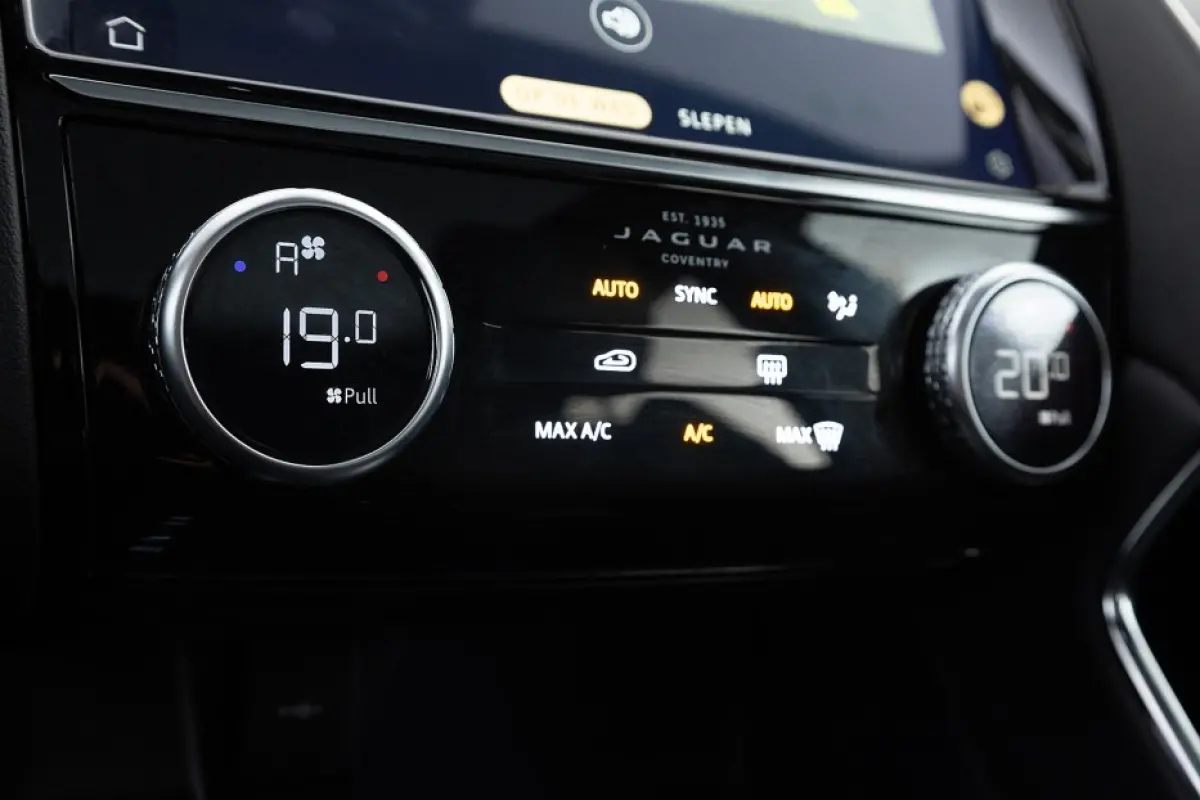 1.5 P300e AWD R-Dynamic S | PANORAMADAK | LEDER | Full LED | NAVI | CAMERA | PHEV