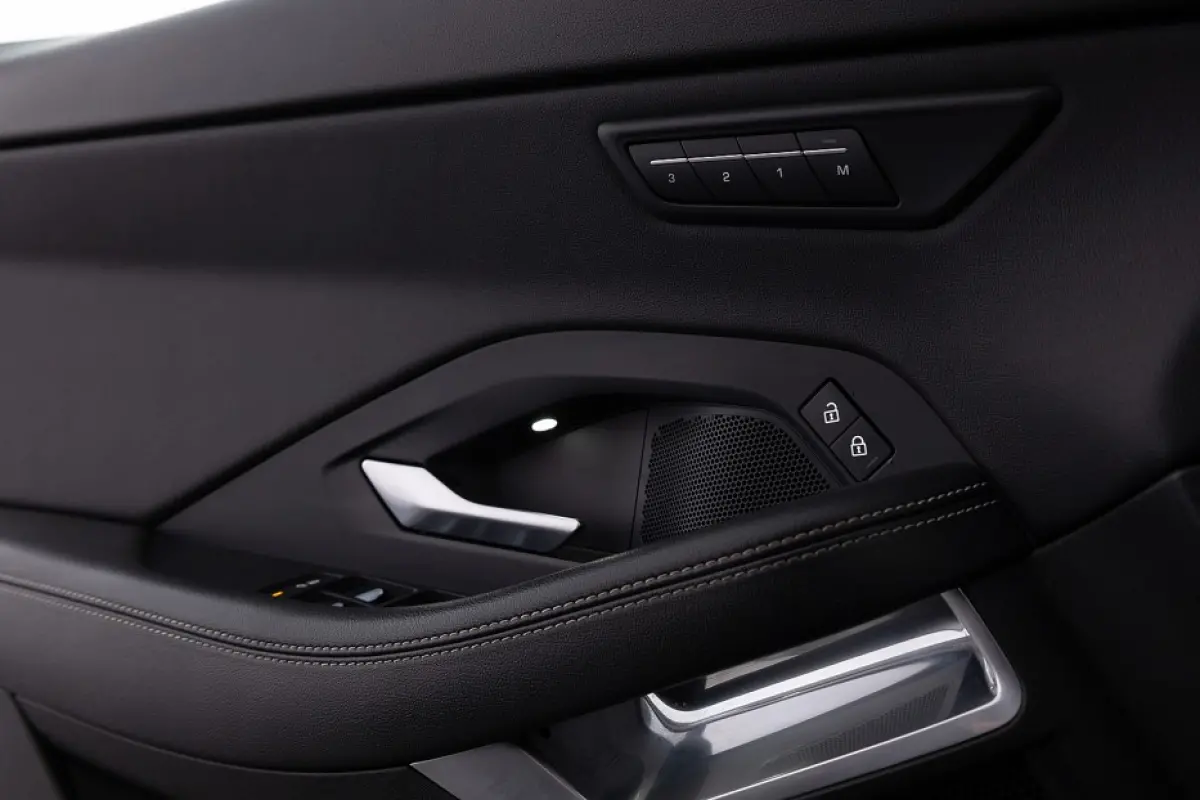 1.5 P300e AWD R-Dynamic S | PANORAMADAK | LEDER | Full LED | NAVI | CAMERA | PHEV