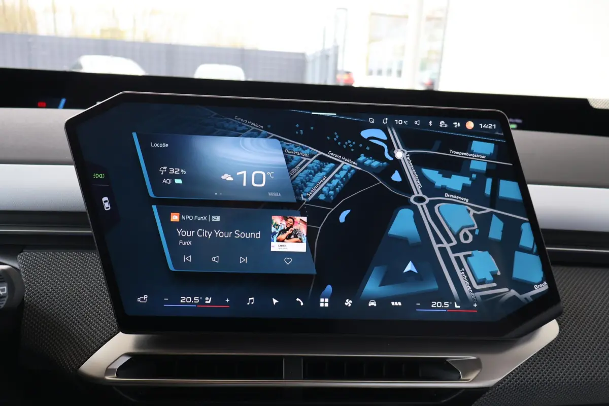 50 xDrive | SOH 100% | M Sportpakket | Innovation Pack | Panoramadak | Iconic Glow