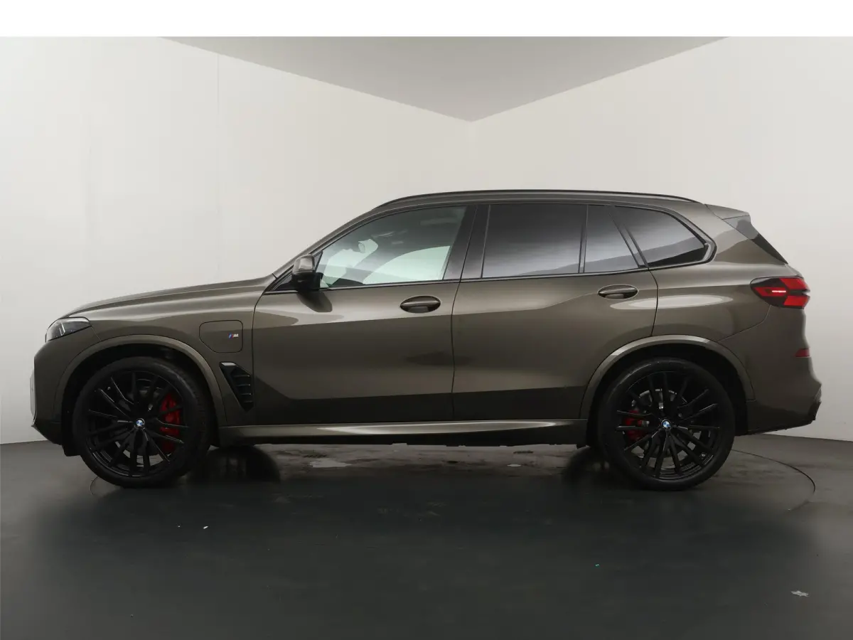 xDrive50e | SoH 100% | M-Sport Pro | Bowers & Wilkins | Sky Lounge | Alcantara Hemel | Soft Close | Stoelventilatie | Stoelverwarming V+A | Head-Up |