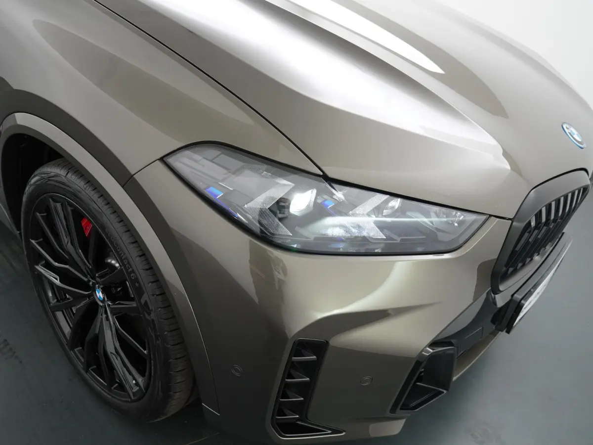 xDrive50e | SoH 100% | M-Sport Pro | Bowers & Wilkins | Sky Lounge | Alcantara Hemel | Soft Close | Stoelventilatie | Stoelverwarming V+A | Head-Up |