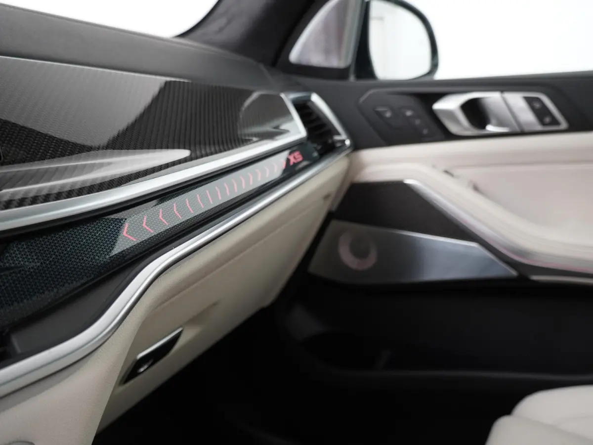 xDrive50e | SoH 100% | M-Sport Pro | Bowers & Wilkins | Sky Lounge | Alcantara Hemel | Soft Close | Stoelventilatie | Stoelverwarming V+A | Head-Up |