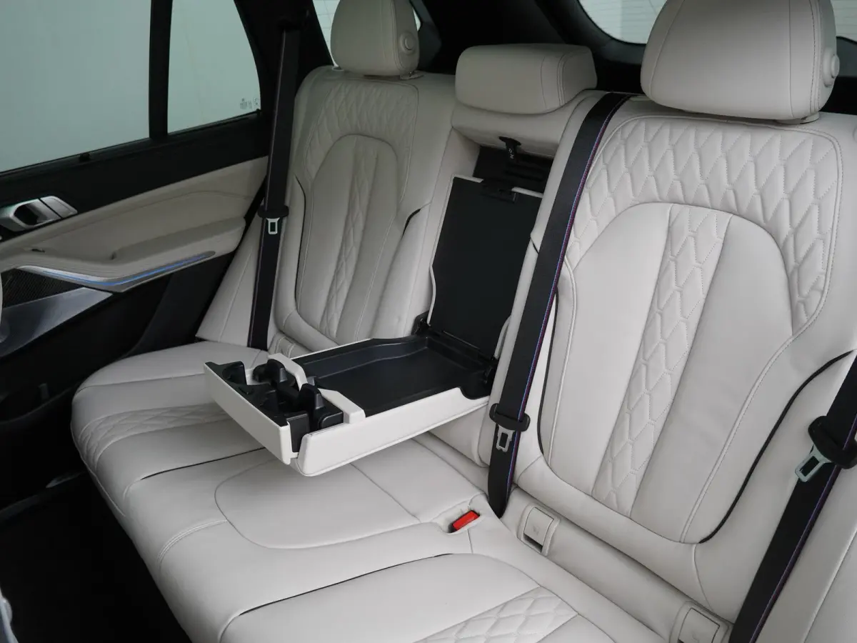 xDrive50e | SoH 100% | M-Sport Pro | Bowers & Wilkins | Sky Lounge | Alcantara Hemel | Soft Close | Stoelventilatie | Stoelverwarming V+A | Head-Up |