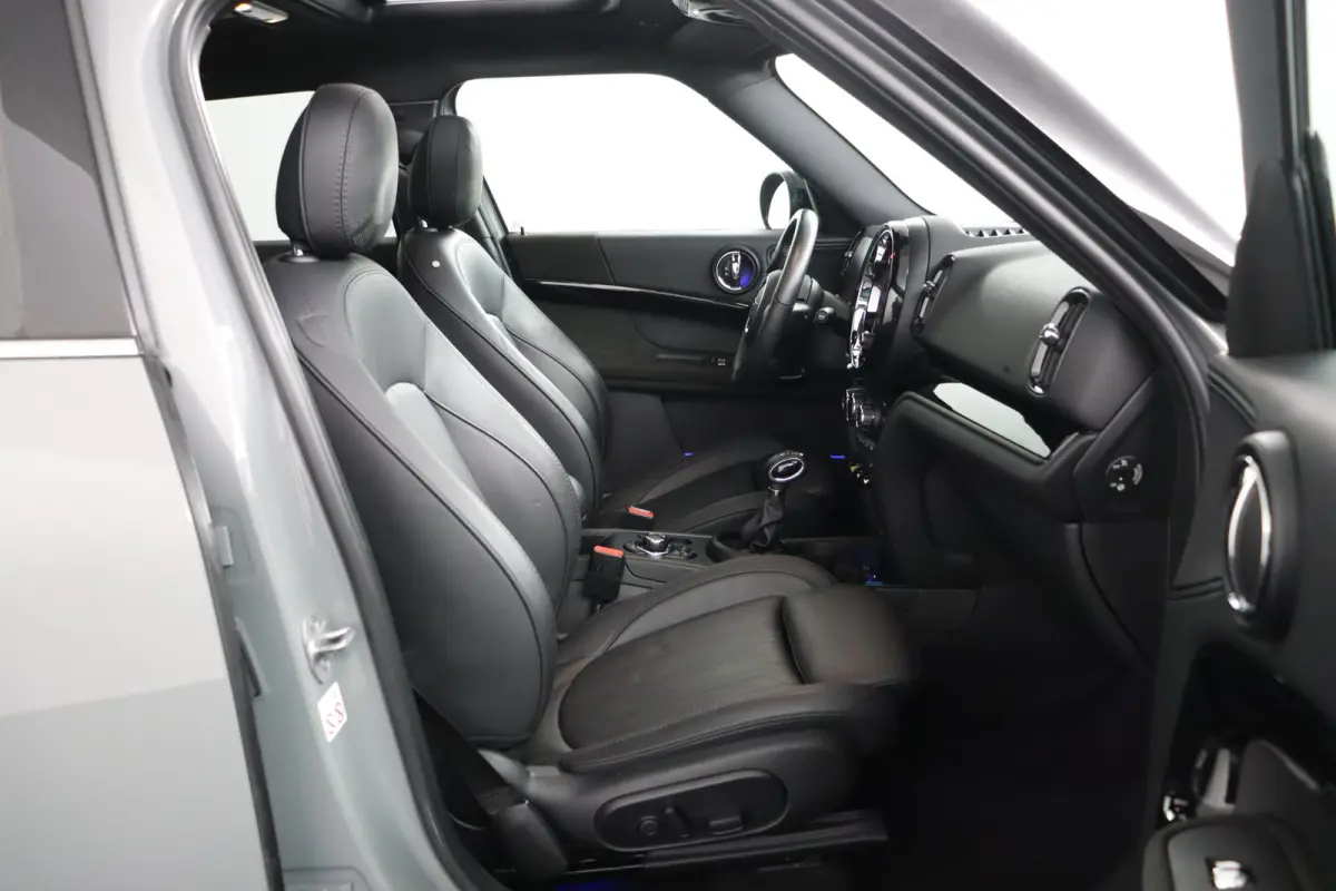 Cooper ALL4 Business Edition | SOH 94% | Pano | lederen bekleding | elektrisch verstelbare stoel(en) met geheugen |