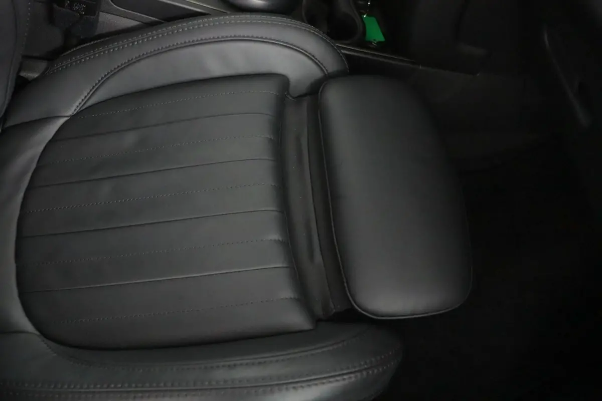 Cooper ALL4 Business Edition | SOH 94% | Pano | lederen bekleding | elektrisch verstelbare stoel(en) met geheugen |