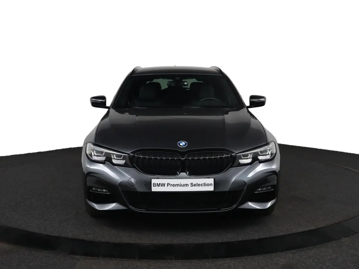 330e xDrive | SOH 100% | M sportpakket | Stoelverwarming | Driving Assistant | M Adaptief onderstel |
