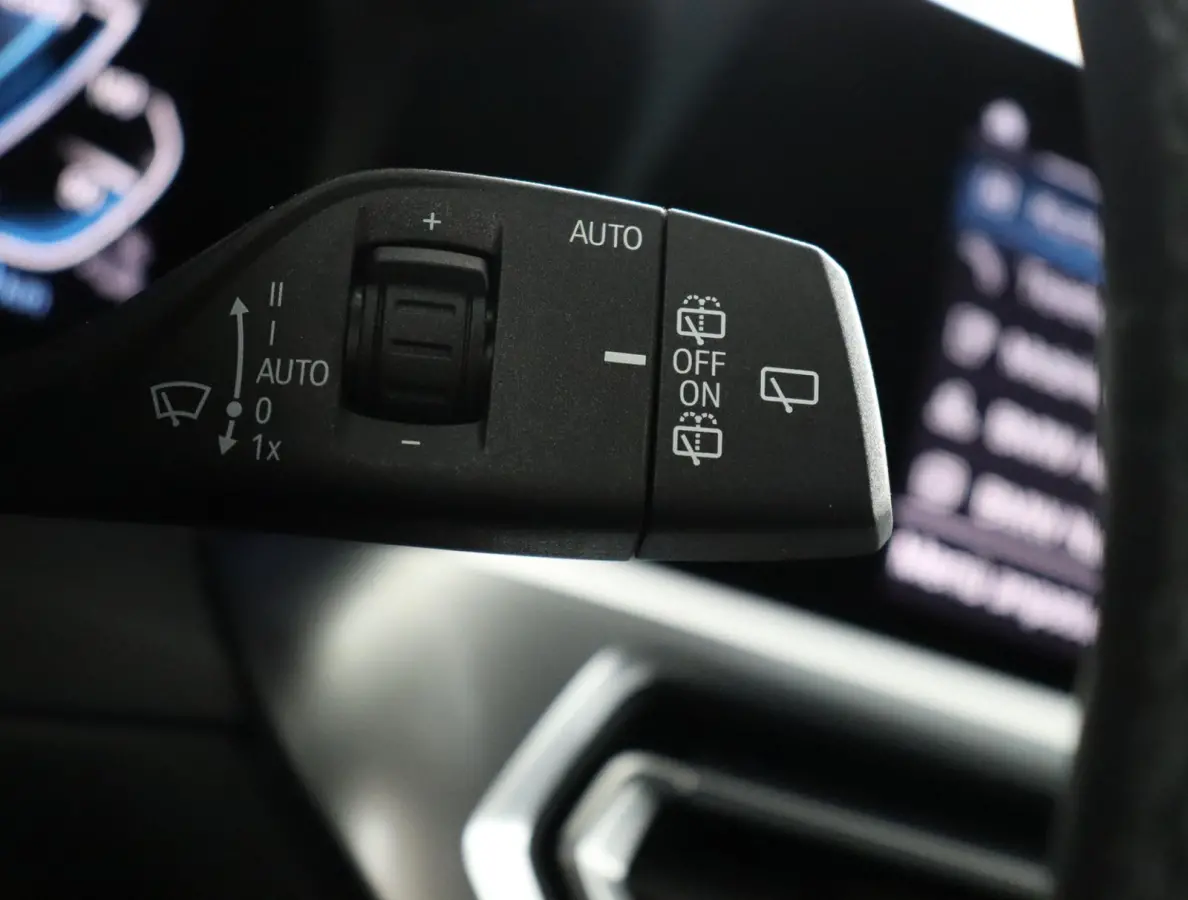 330e xDrive | SOH 100% | M sportpakket | Stoelverwarming | Driving Assistant | M Adaptief onderstel |