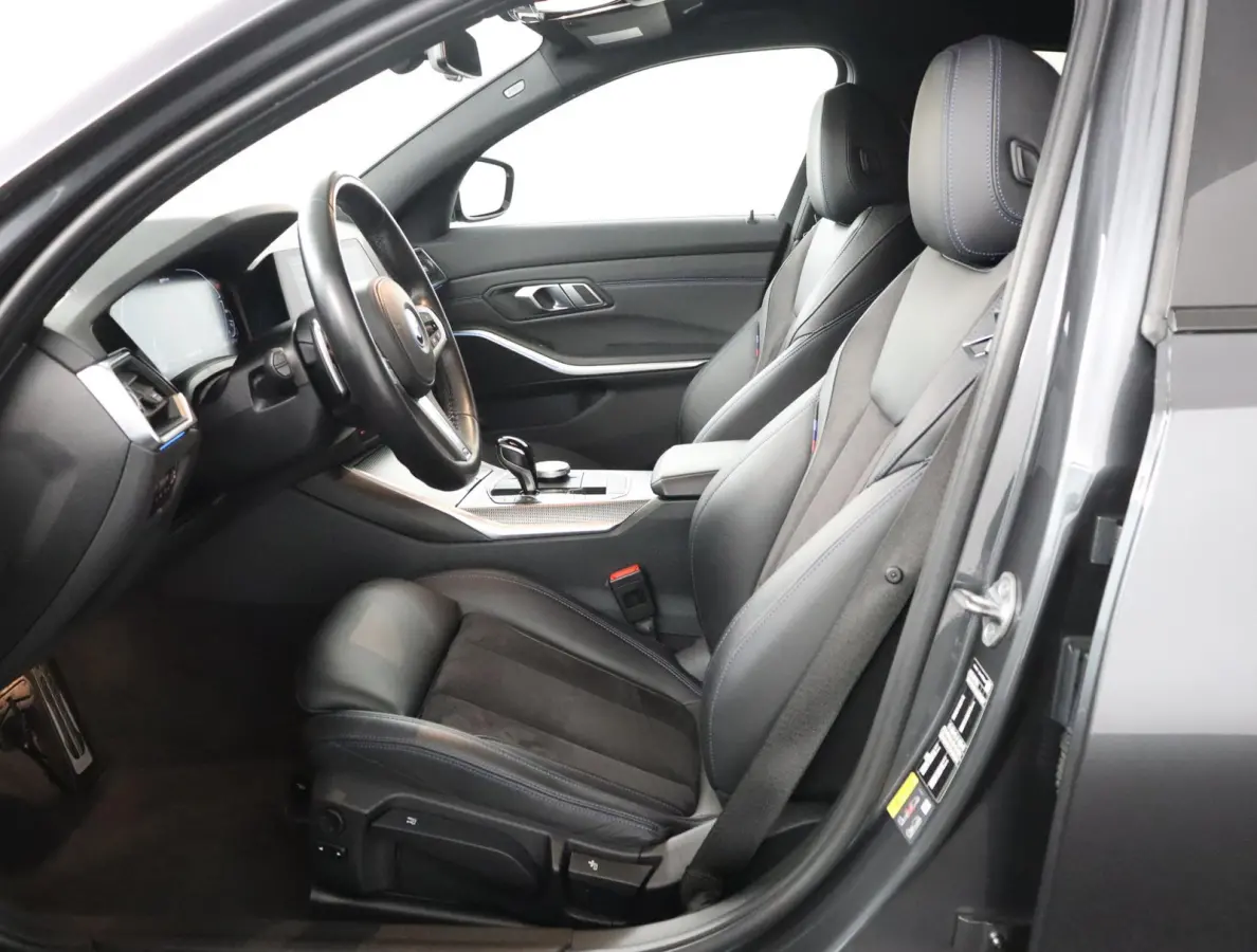 330e xDrive | SOH 100% | M sportpakket | Stoelverwarming | Driving Assistant | M Adaptief onderstel |