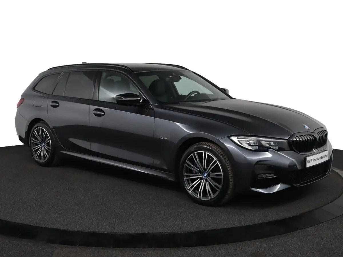 330e xDrive | SOH 100% | M sportpakket | Stoelverwarming | Driving Assistant | M Adaptief onderstel |
