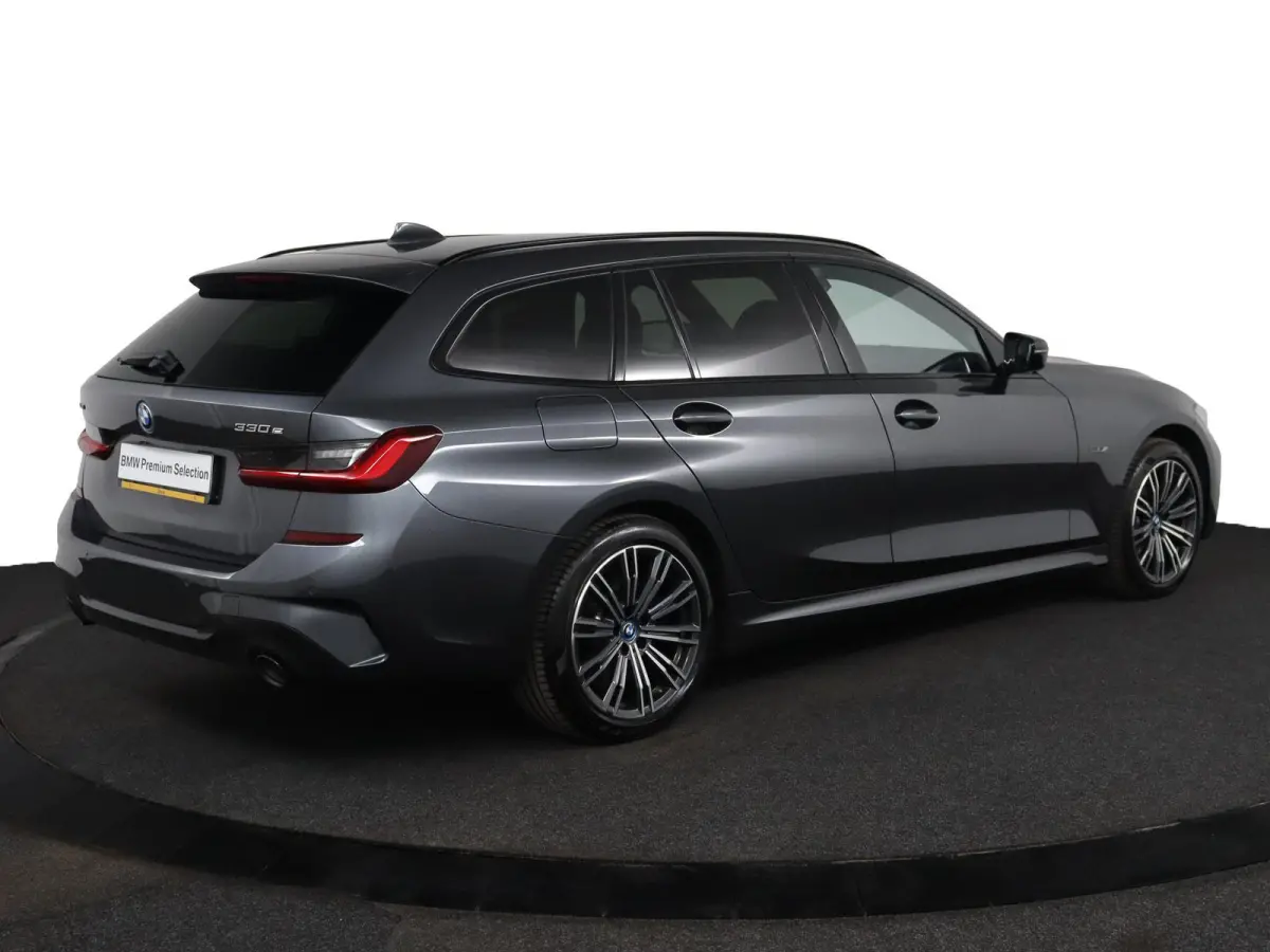 330e xDrive | SOH 100% | M sportpakket | Stoelverwarming | Driving Assistant | M Adaptief onderstel |