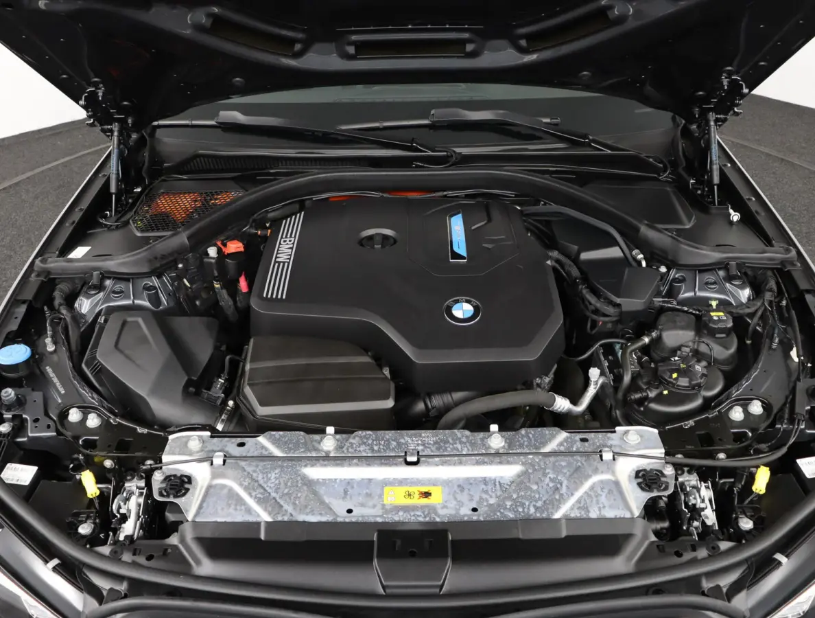 330e xDrive | SOH 100% | M sportpakket | Stoelverwarming | Driving Assistant | M Adaptief onderstel |