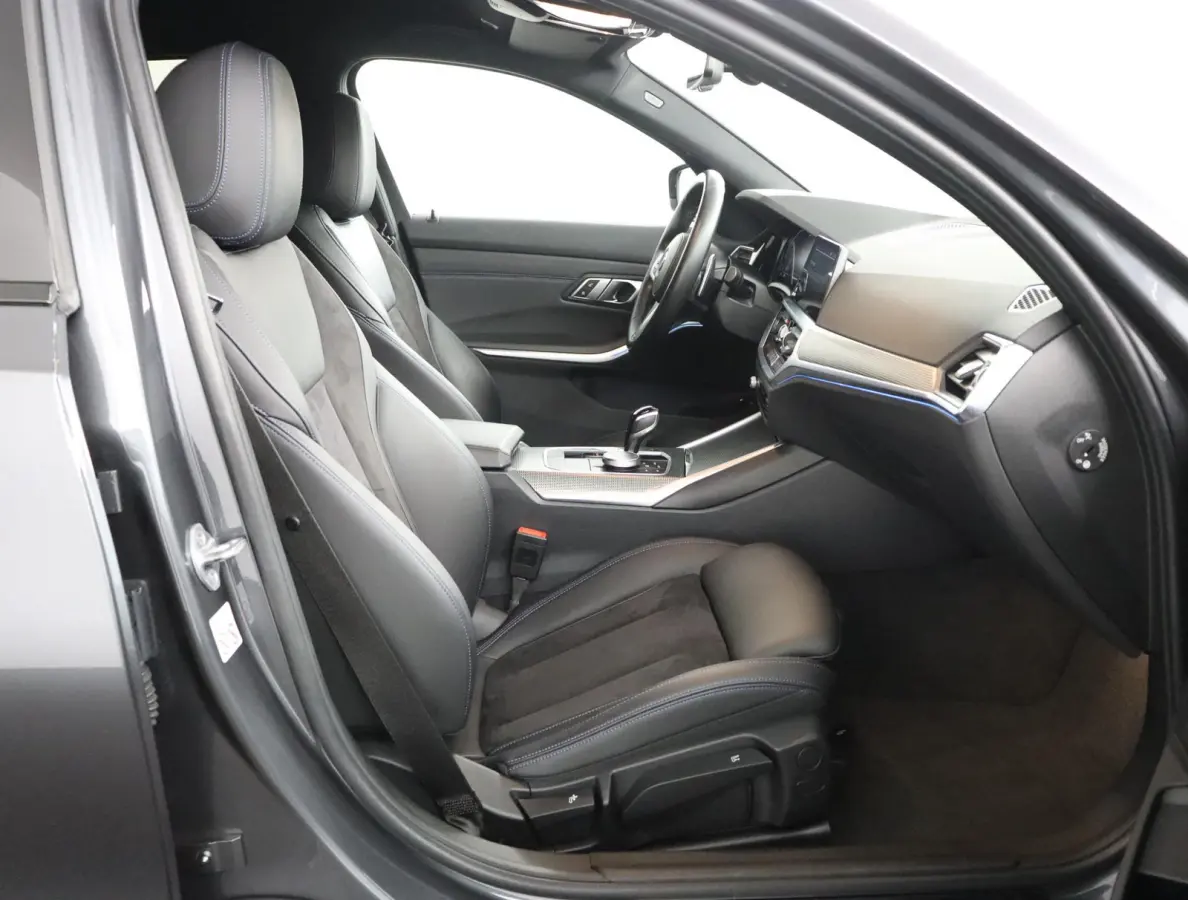 330e xDrive | SOH 100% | M sportpakket | Stoelverwarming | Driving Assistant | M Adaptief onderstel |