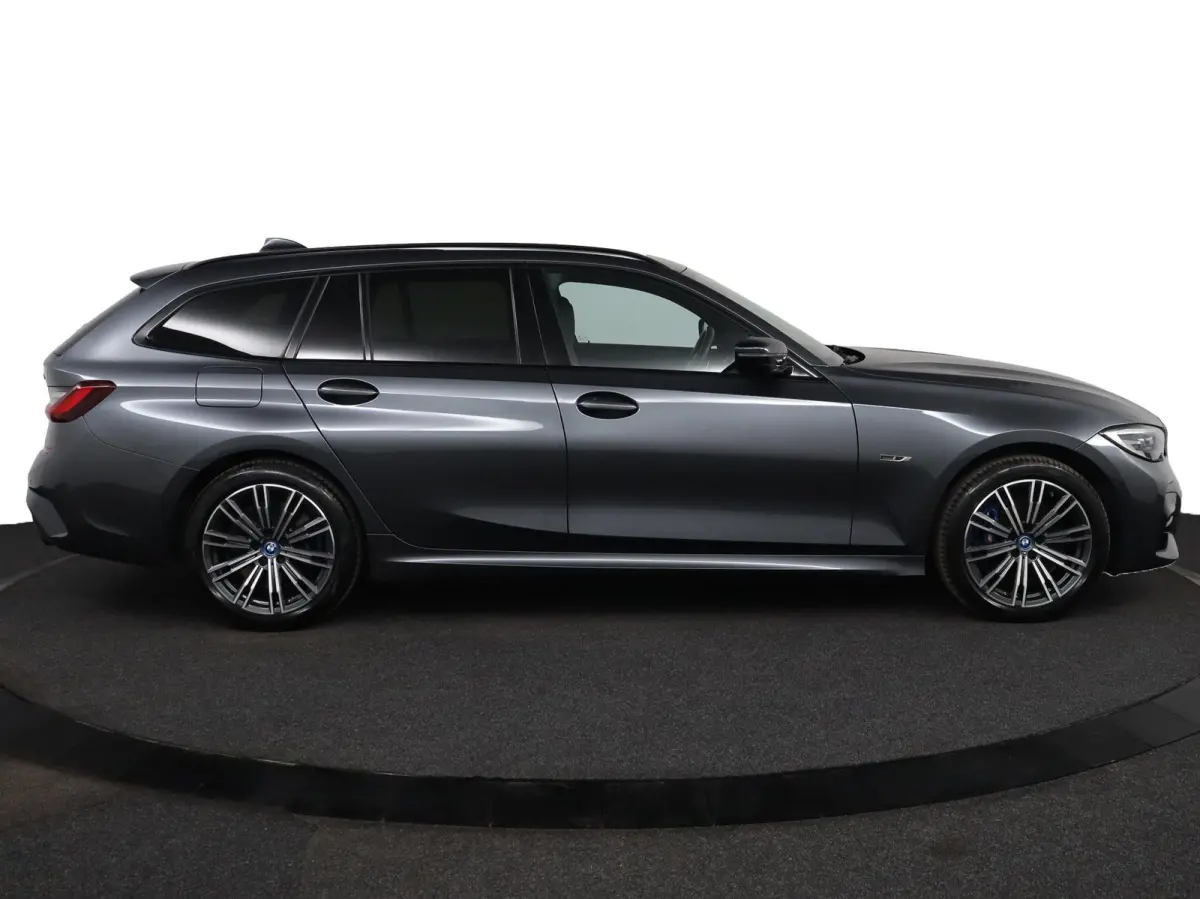 330e xDrive | SOH 100% | M sportpakket | Stoelverwarming | Driving Assistant | M Adaptief onderstel |