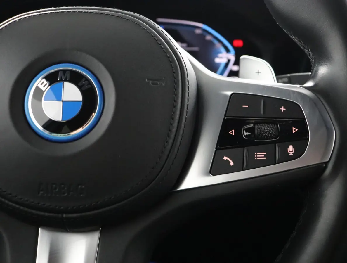 330e xDrive | SOH 100% | M sportpakket | Stoelverwarming | Driving Assistant | M Adaptief onderstel |