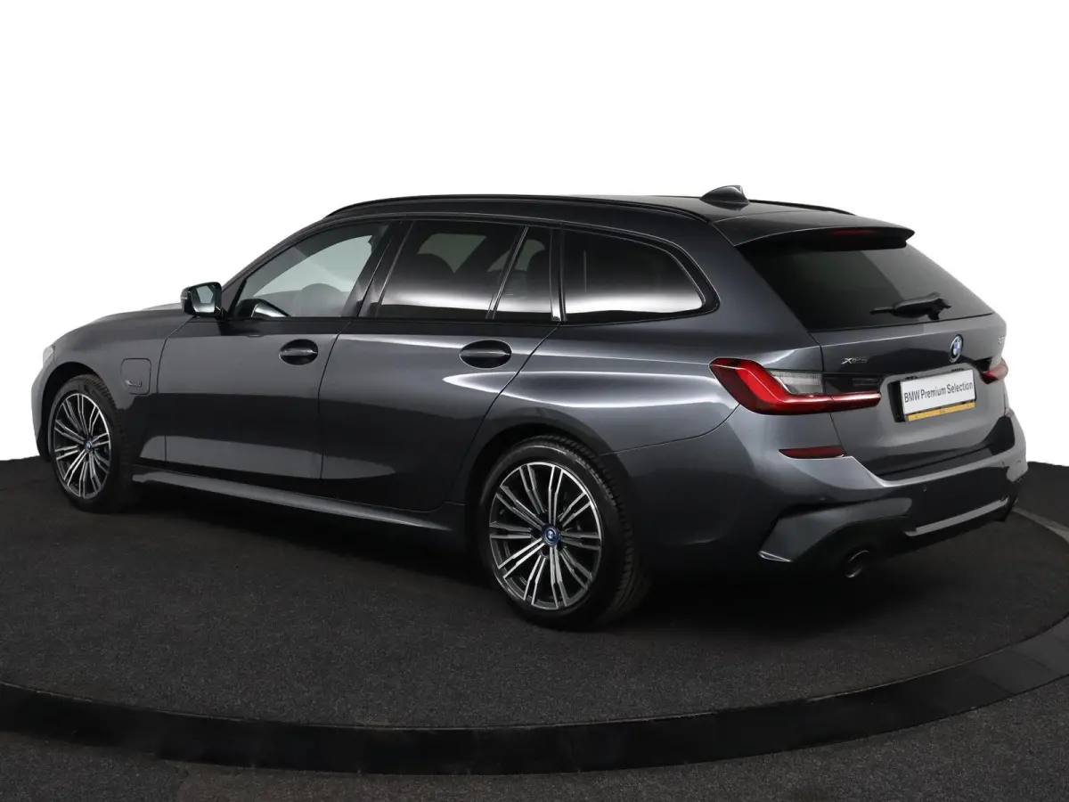 330e xDrive | SOH 100% | M sportpakket | Stoelverwarming | Driving Assistant | M Adaptief onderstel |