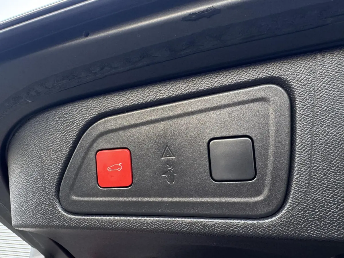 1.6 Plug-in Hybrid 225 pk Shine Sport|Automaat|Leder|360-Camera|Stoelverwarming|Dodehoek.det.|Cruise|