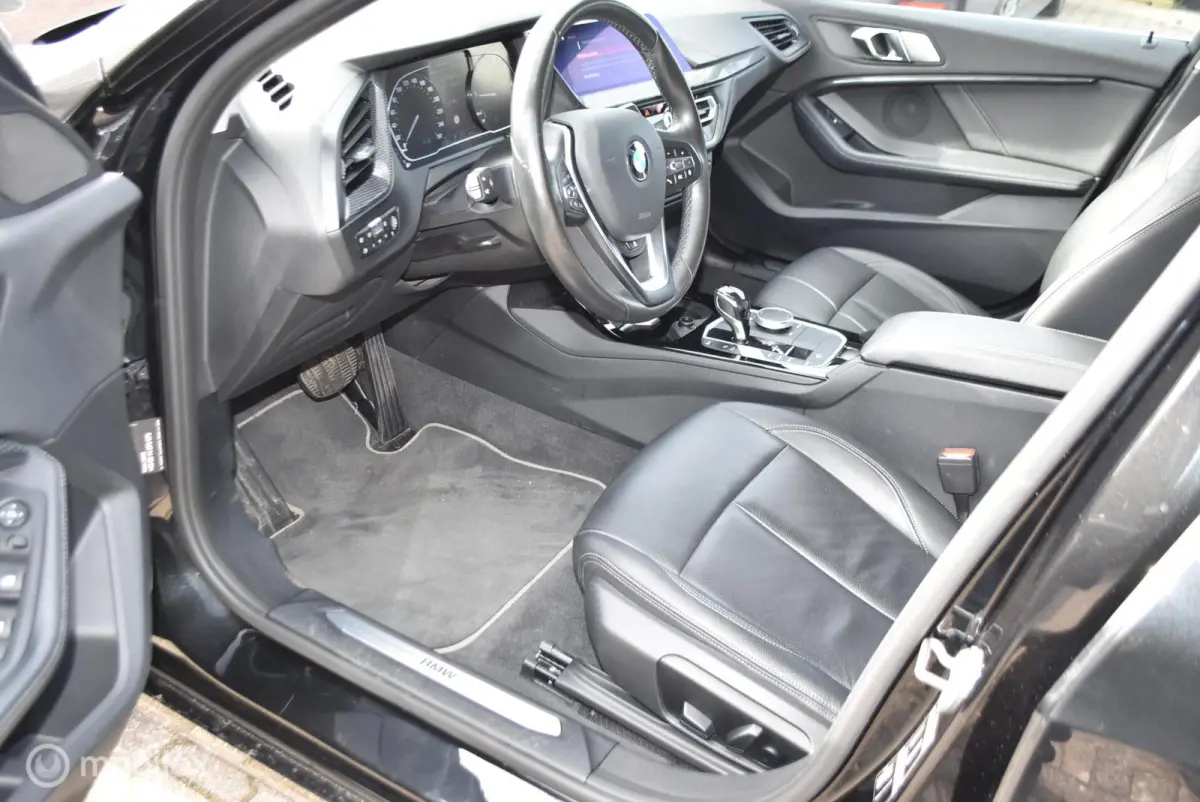 118i Luxury Exe Aut Led leder acc cruise