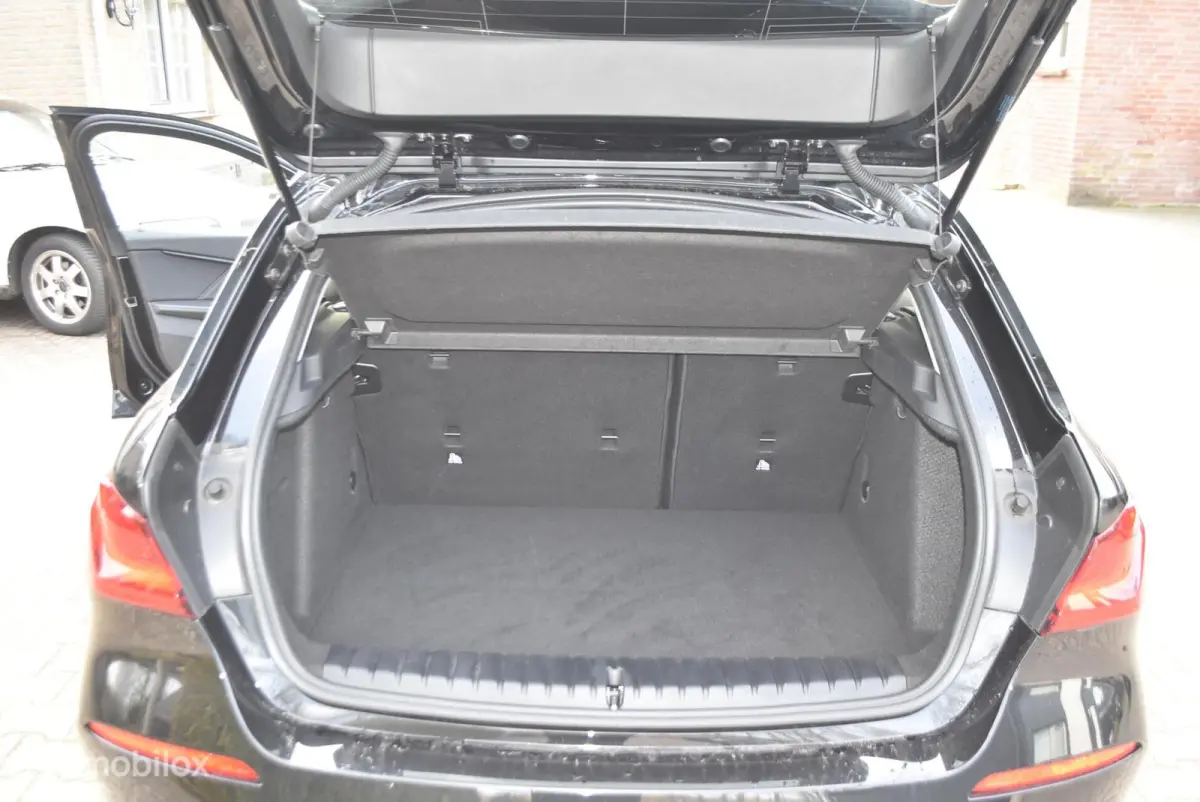 118i Luxury Exe Aut Led leder acc cruise