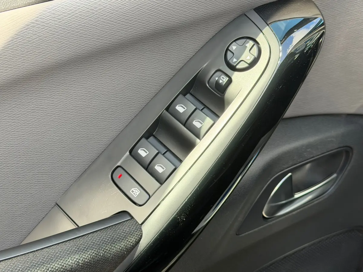 1.2 PureTech 130pk Business - Sable - Camera/Carplay/7 zitter