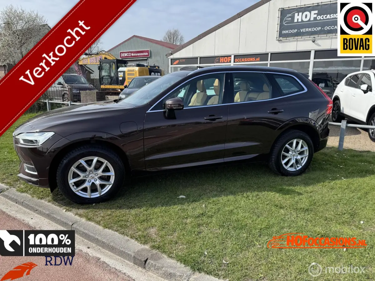 2.0 T8 Twin Engine AWD Momentum PANO/LEDER/TREKHAAK