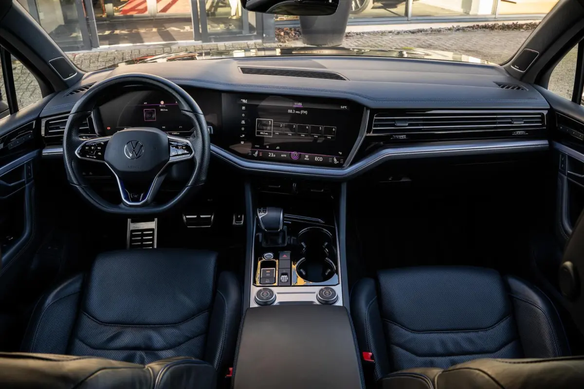 R 3.0TSi 4MOTION|PANO|DYNAUDIO|HYBRID|21'