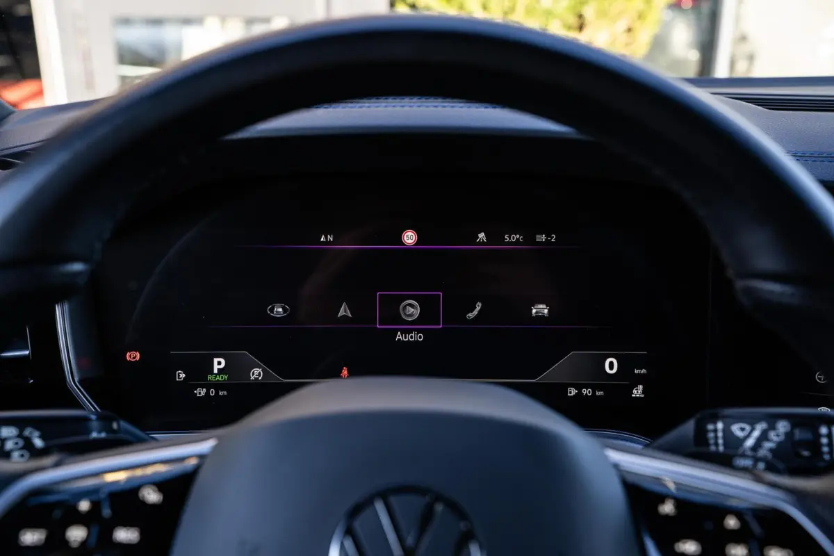 R 3.0TSi 4MOTION|PANO|DYNAUDIO|HYBRID|21'