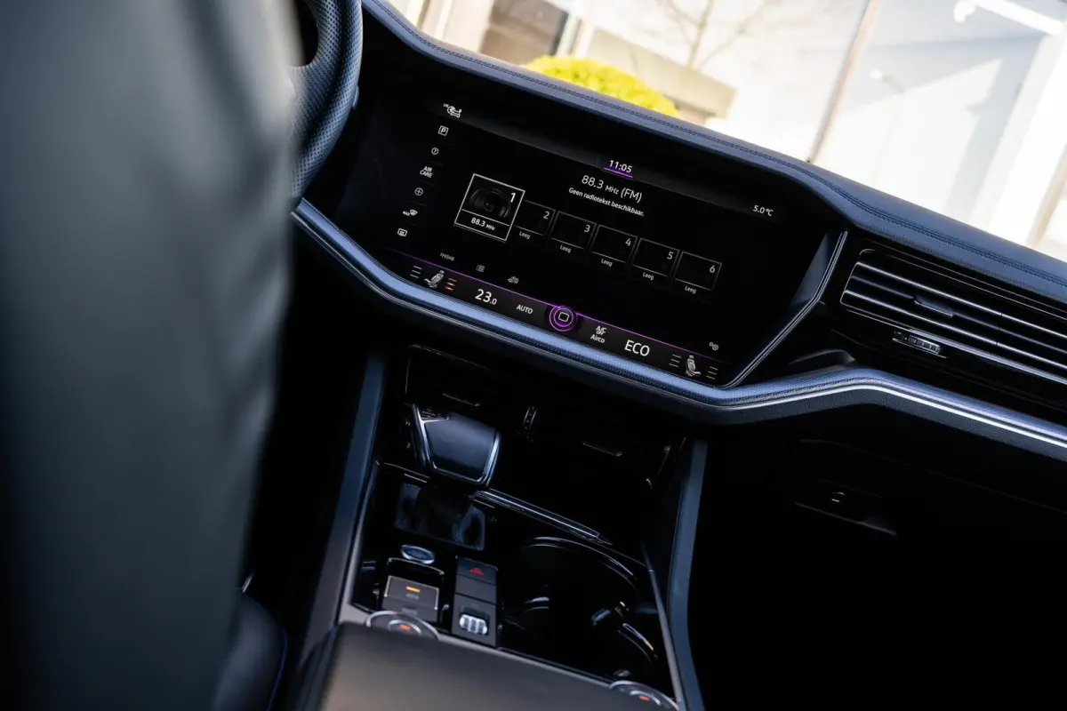 R 3.0TSi 4MOTION|PANO|DYNAUDIO|HYBRID|21'