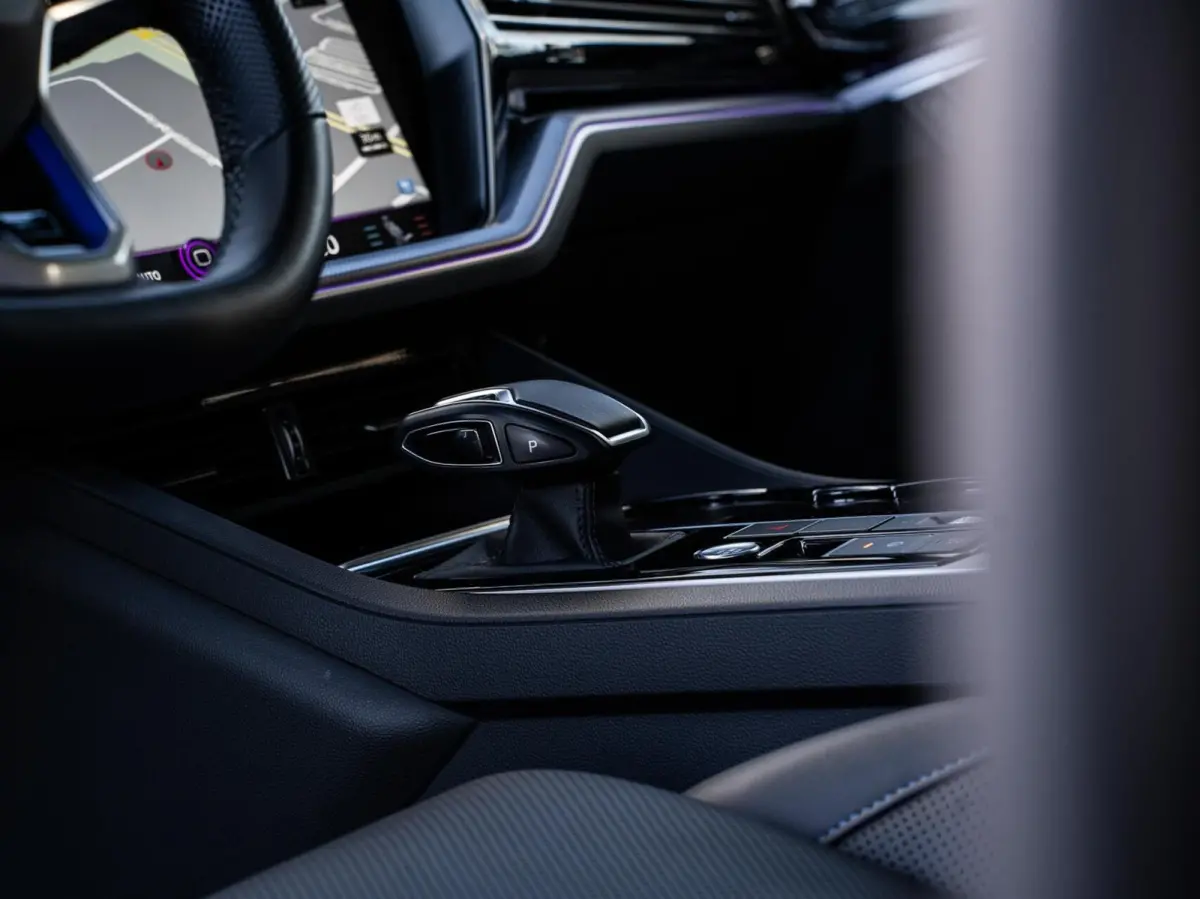 R 3.0TSi 4MOTION|PANO|DYNAUDIO|HYBRID|21'