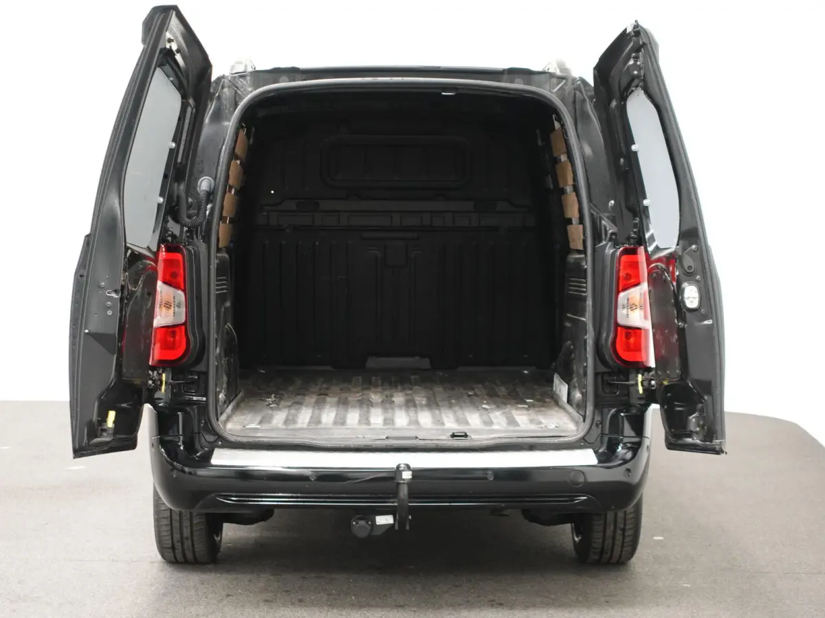 Opel Combo 1.5D 130 pk Aut-8 L2H1 Edition Airco Bluetooth Navi Camera PDC 2-zits